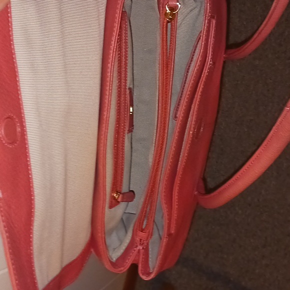 Handbag - Picture 8 of 10